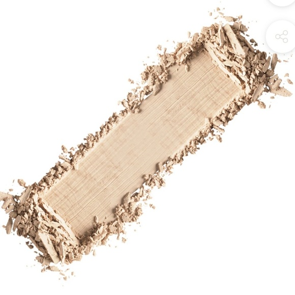 Semi-Matte Powder Foundation Samples - Picture 3 of 4